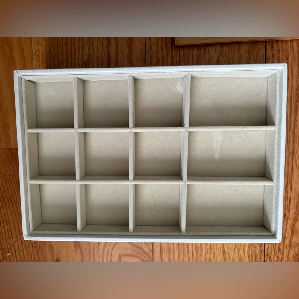 2 level Jewelry Box - Picture 6 of 6